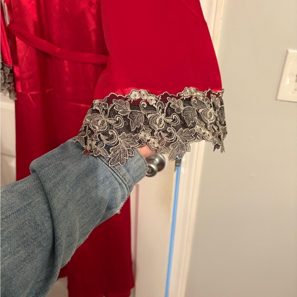Red Floor Length Slip and Robe XL - Picture 9 of 9